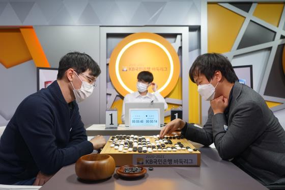 허영호, '원조 100승' 누르고 12명째 100승  