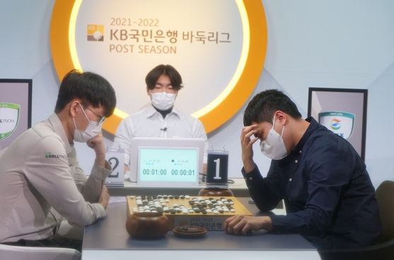 신진서, 기적의 역전승...셀트리온 준플레이오프 진출